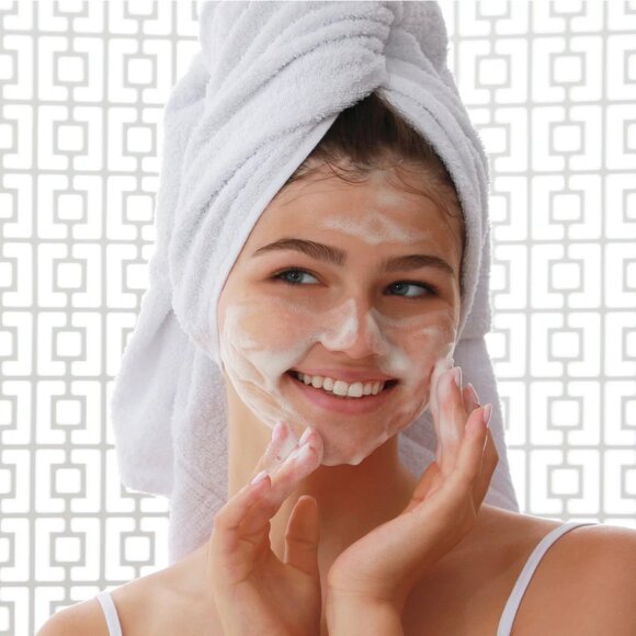 JAFRA Royal Clear Smart Clarifying Cleansing Foam 4.2 oz. Brand New Retail: $31 - Picture 4 of 5